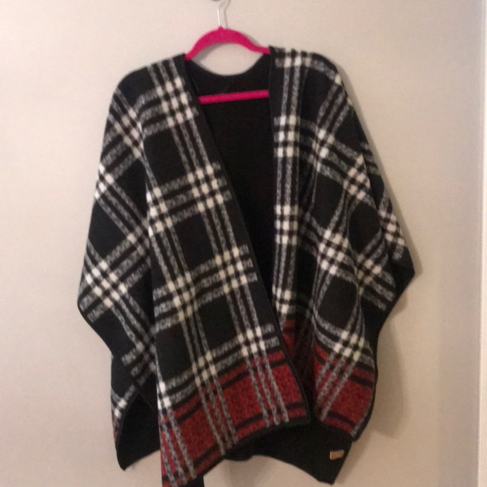 Plaid / Black Wrap